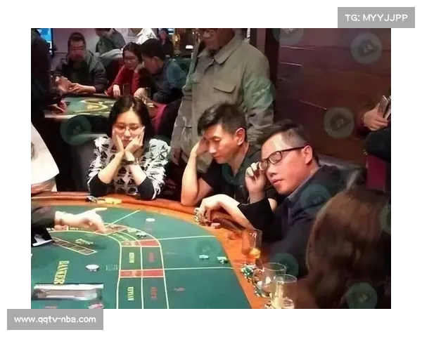 意大利警方突袭地下拳赛查获非法赌博网络涉案资金上千万 意大利警方突袭地下拳赛查获非法赌博网络涉案资金上千万
